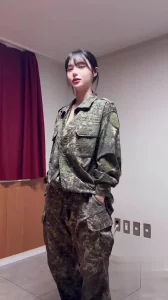 韩国军队里的性感女教官